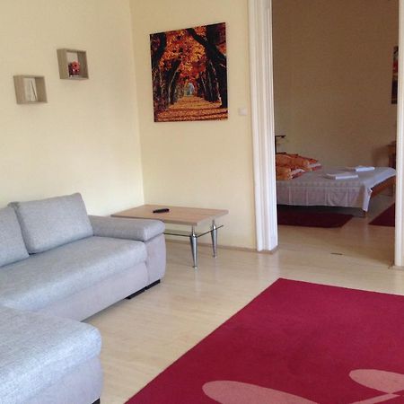 Peterfia Apartman Debrecen Exterior photo